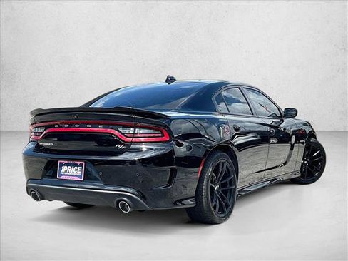 Used 2022 Dodge Charger R/T RWD image 2