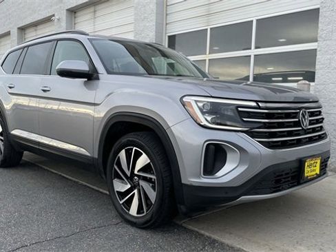 Used 2025 Volkswagen Atlas SE image 10