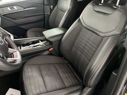 Used 2025 Ford Explorer ST-Line image 15