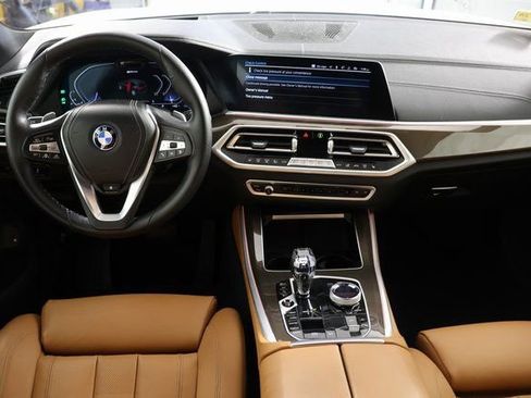 Used 2022 BMW X5 xDrive45e w/ Executive Package image 2