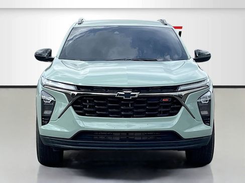 Used 2025 Chevrolet Trax ACTIV w/ Driver Confidence Package FWD image 2