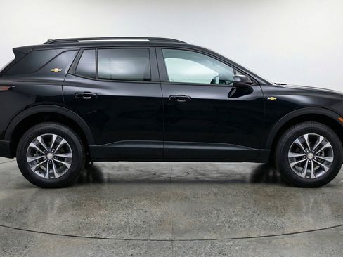 Used 2025 Chevrolet Equinox LT FWD image 11