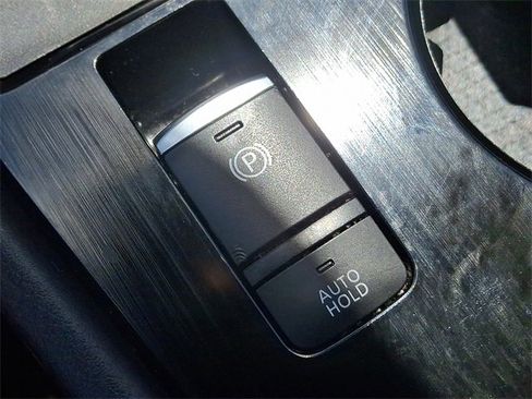 Used 2023 Nissan Rogue SV image 26