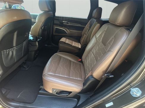 Used 2022 Kia Telluride SX w/ SX Prestige Package AWD/4WD image 11