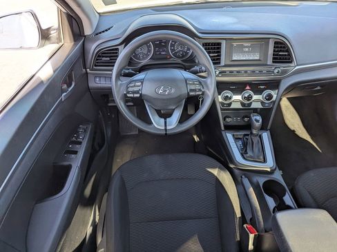 Used 2019 Hyundai Elantra SE w/ Cargo Package image 26