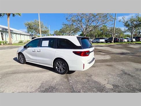 Used 2025 Honda Odyssey Touring image 25
