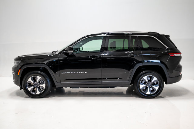 Used 2022 Jeep Grand Cherokee Limited 4xe AWD/4WD image 32