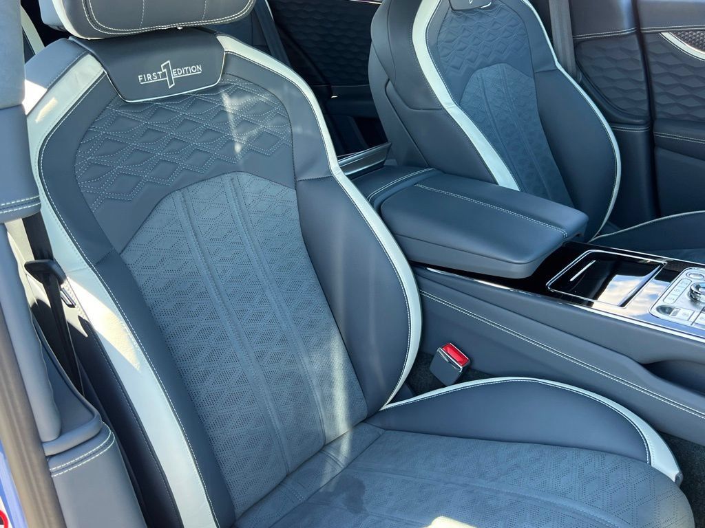 Certified 2025 Bentley Flying Spur Plug-In Hybrid w/ First Edition Specification AWD/4WD image 43