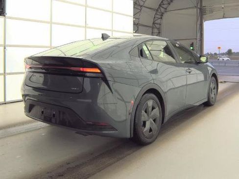 Used 2023 Toyota Prius LE FWD image 4