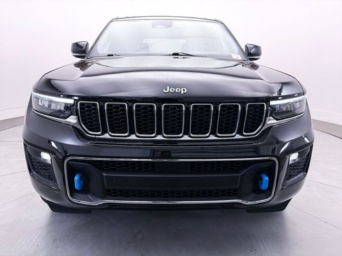 Used 2023 Jeep Grand Cherokee Overland w/ Luxury Tech Group IV AWD/4WD image 13