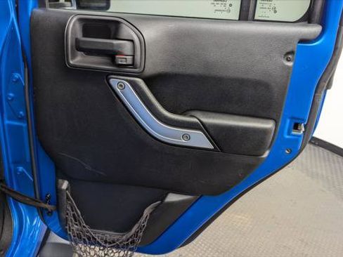 Used 2015 Jeep Wrangler Unlimited Sahara image 19