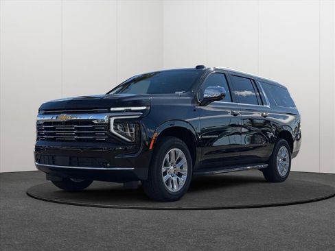 New 2026 Chevrolet Suburban Premier image 3