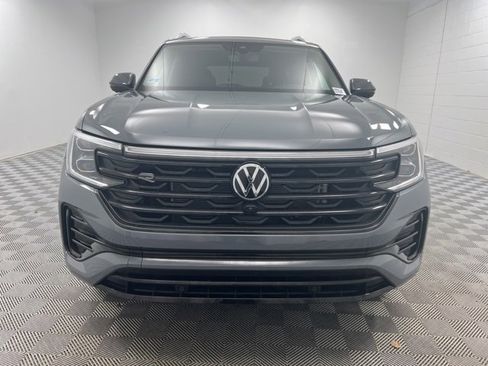 Used 2025 Volkswagen Atlas SEL Premium R-Line image 3