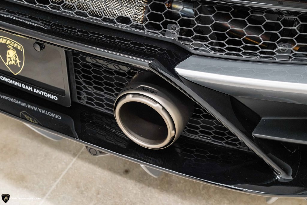 Used 2020 Lamborghini Huracan EVO AWD/4WD image 19