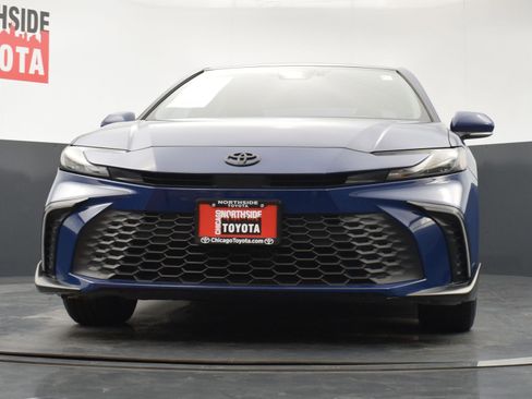 Used 2025 Toyota Camry SE w/ Convenience Package FWD image 31