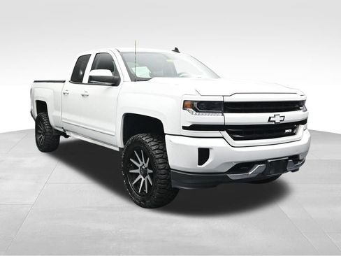 Used 2017 Chevrolet Silverado 1500 LT w/ All Star Edition AWD/4WD image 7