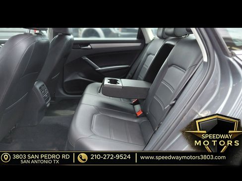 Used 2021 Volkswagen Passat 2.0T SE FWD image 10