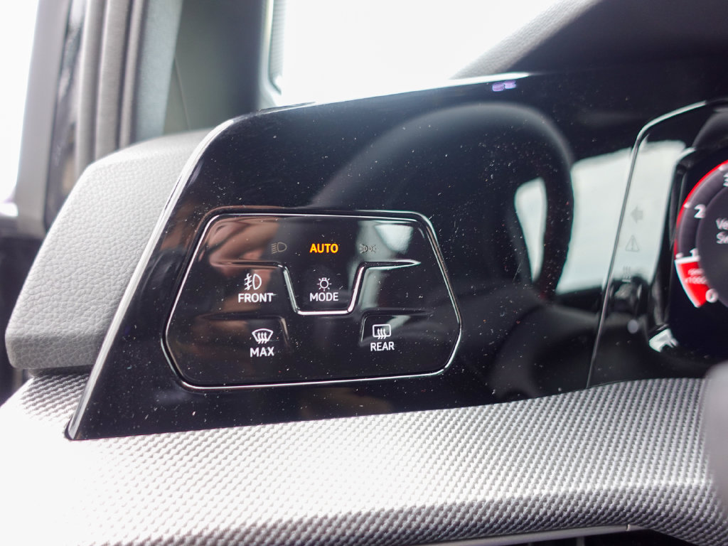 New 2026 Volkswagen GTI SE FWD image 16