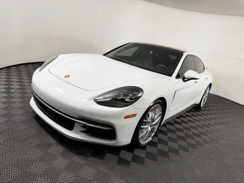 Used 2017 Porsche Panamera 4 AWD/4WD image 20