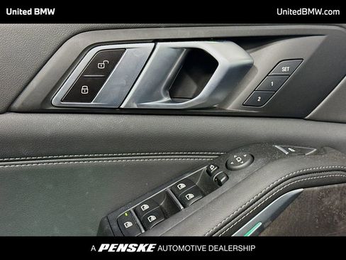 Used 2024 BMW X5 sDrive40i w/ M Sport Package RWD image 3