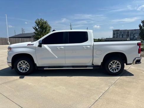 Used 2025 Chevrolet Silverado 1500 LT AWD/4WD image 39