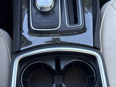 Used 2018 Chrysler 300 Limited image 26