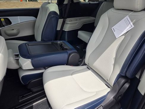 New 2026 Kia Carnival SX Prestige FWD image 6
