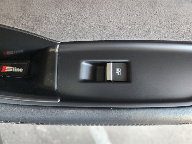 Used 2019 Audi Q8 Prestige w/ Luxury Package AWD/4WD image 68