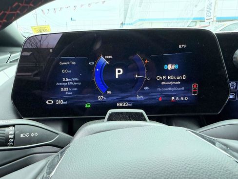 Used 2024 Chevrolet Equinox EV RS FWD image 19