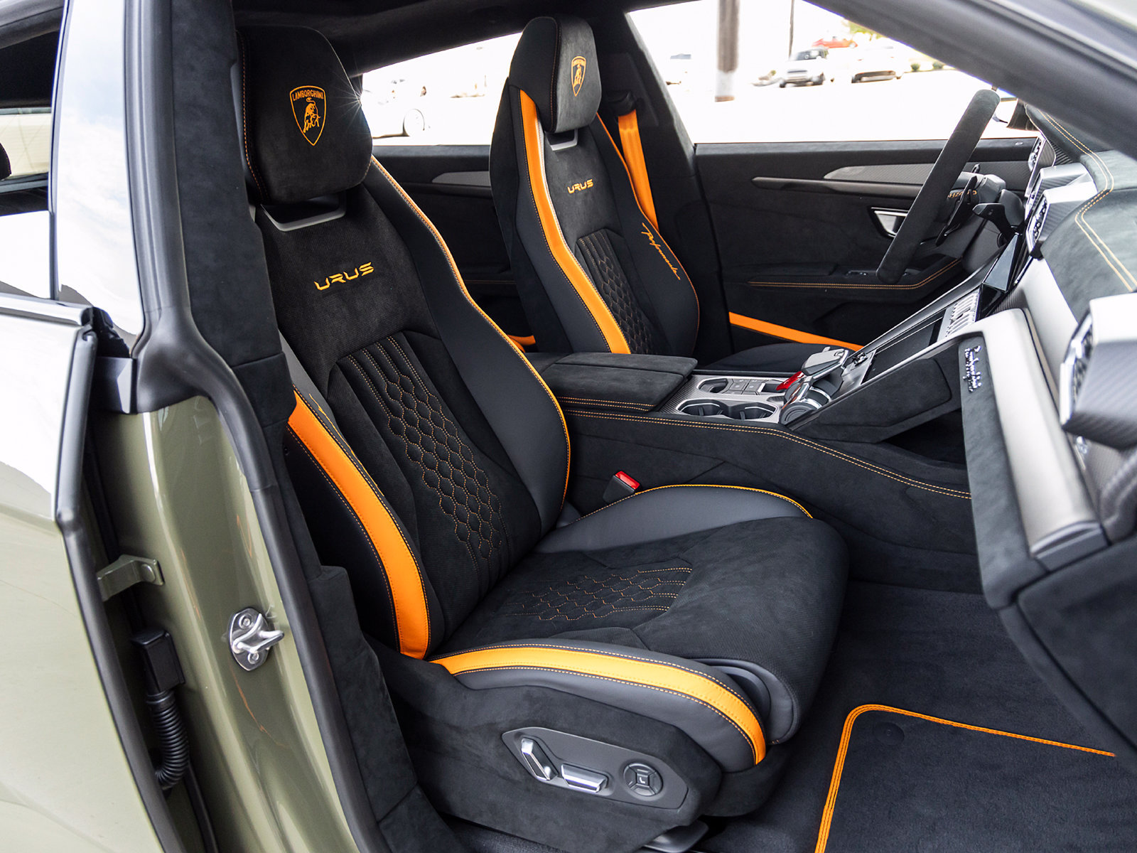 Used 2023 Lamborghini Urus Performante AWD/4WD image 56