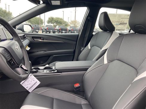 New 2026 Toyota Camry Hybrid image 10