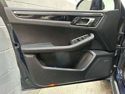 Used 2020 Porsche Macan image 15