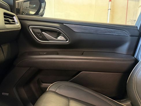 Used 2022 GMC Yukon SLT w/ SLT Premium Package AWD/4WD image 35