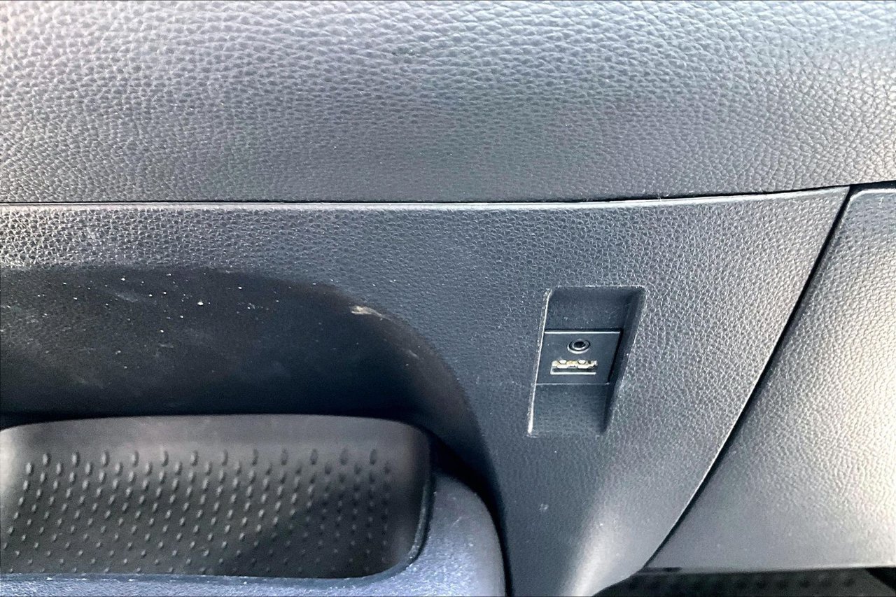 Used 2020 Toyota Corolla LE FWD image 26