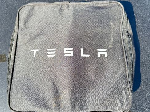 Used 2013 Tesla Model S Performance image 28