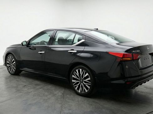 Used 2025 Nissan Altima 2.5 SV image 6