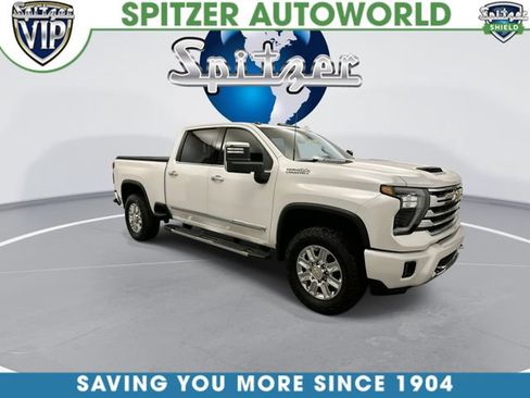 Used 2024 Chevrolet Silverado 2500 High Country w/ High Country Premium Package AWD/4WD image 3