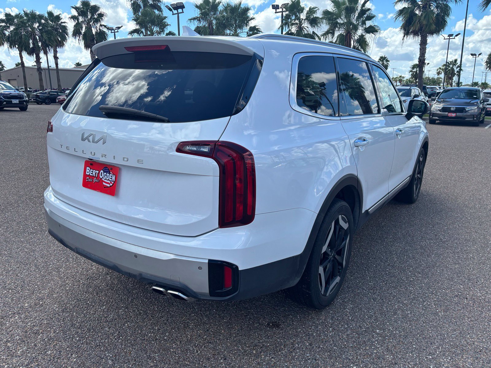 Used 2024 Kia Telluride S w/ S Sunroof Package FWD image 6