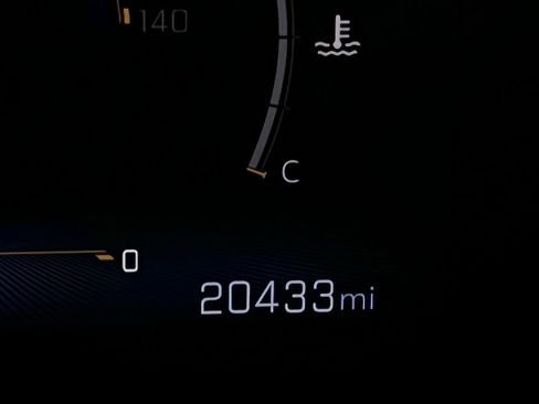 Used 2025 Chevrolet Trax LT w/ LT Convenience Package image 16