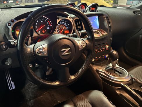 Used 2018 Nissan 370Z Touring image 12