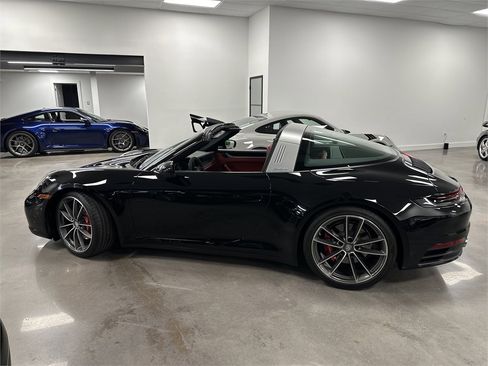 Used 2024 Porsche 911 AWD/4WD image 5