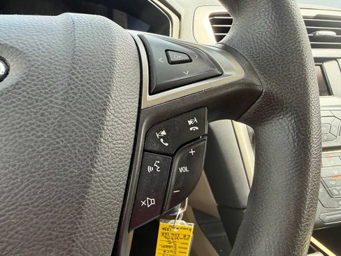 Used 2014 Ford Fusion SE FWD image 17