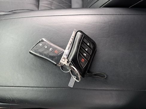 Used 2022 Lexus LS 500 w/ Interior Upgrade Package RWD image 40