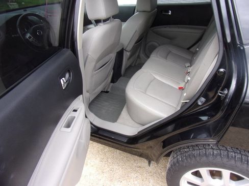 Used 2013 Nissan Rogue SL AWD/4WD image 3