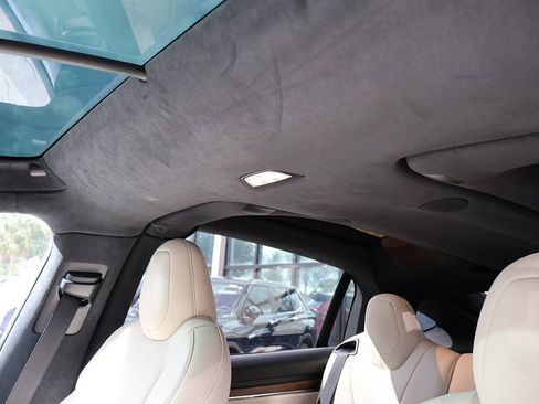 Used 2023 Tesla Model X image 19