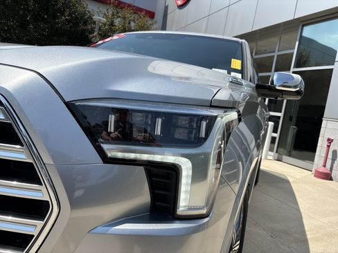 Used 2023 Toyota Sequoia Capstone AWD/4WD image 10