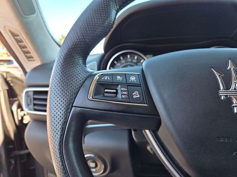 Used 2022 Maserati Levante Modena image 25