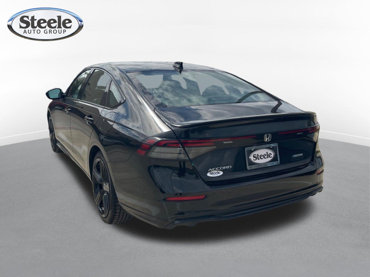 Used 2024 Honda Accord Sport image 2