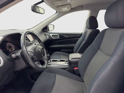 Used 2018 Nissan Pathfinder SV image 17