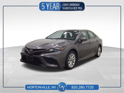 Used 2024 Toyota Camry SE image 1